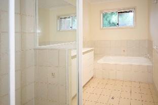 Redman Place 2 / 9 - Accommodation Noosa 5