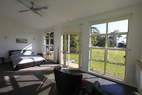 Riverwalk B & B - Accommodation Noosa 4