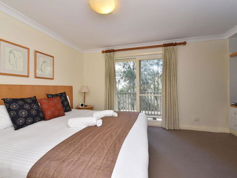 Villa Shiraz Located Within Cypress Lakes - Accommodation Noosa 4