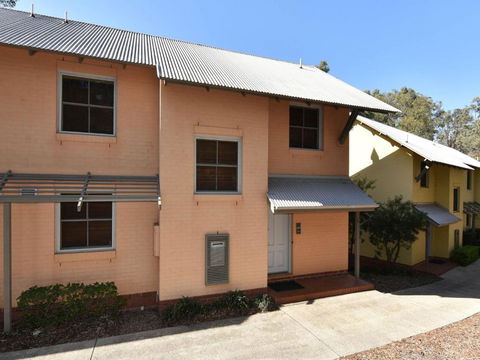 Villa Shiraz Located Within Cypress Lakes - Accommodation Noosa 5