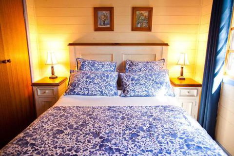 Minimbah Farm Cottages Family Farmstay Choose From 2 & 3 Bedroom Cottages & 6 Bedroom House - Accommodation Noosa 2