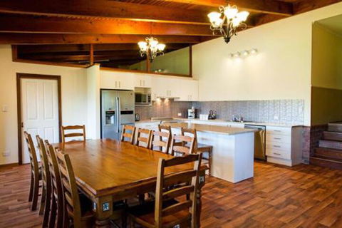 Minimbah Farm Cottages Family Farmstay Choose From 2 & 3 Bedroom Cottages & 6 Bedroom House - Accommodation Noosa 5