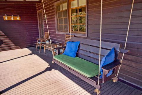 Minimbah Farm Cottages Family Farmstay Choose From 2 & 3 Bedroom Cottages & 6 Bedroom House - Accommodation Noosa 7