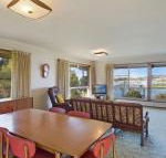 2 Water Crescent Retro Haven - Accommodation Noosa