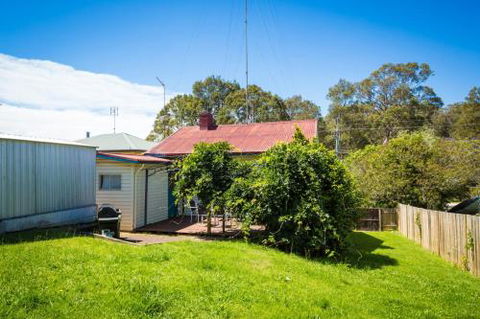Pet Friendly Beach Cottage At Ballingalla - Accommodation Noosa 3