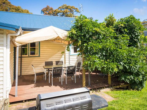 Pet Friendly Beach Cottage At Ballingalla - Accommodation Noosa 5
