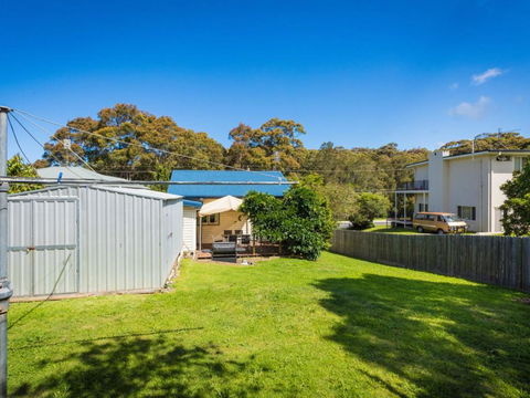 Pet Friendly Beach Cottage At Ballingalla - Accommodation Noosa 4