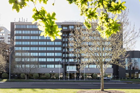 Pullman Melbourne Albert Park - Accommodation Noosa 2