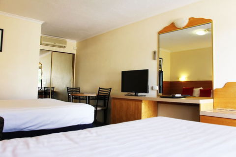 Boulevard Motor Inn - Accommodation Noosa 2