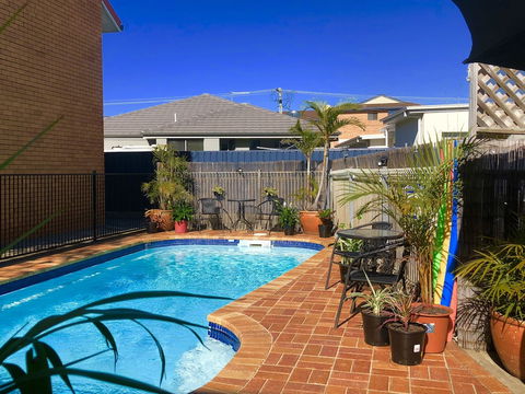 Bosuns Inn Motel - Accommodation Noosa 2