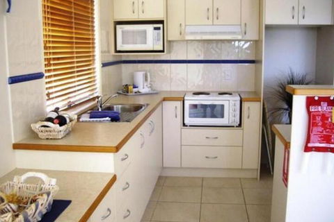 Alexander Lakeside Bed & Breakfast - Accommodation Noosa 3