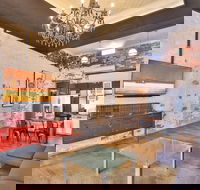 Indulge Apartments - Eighth Street - Accommodation Noosa