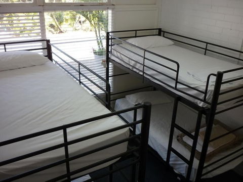 Hoey Moey Backpackers - Hostel - Accommodation Noosa 4