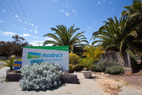 Modra's Apartments - Accommodation Noosa 1