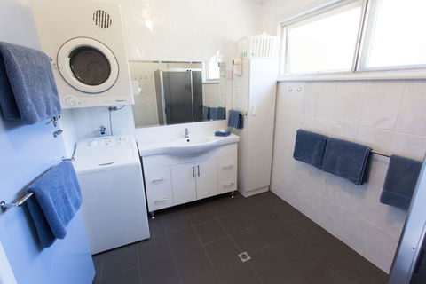 Modra's Apartments - Accommodation Noosa 4