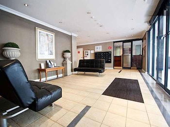 Duke's Apartments - Accommodation Noosa 0