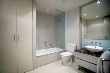 Astra Apartments - St Kilda Rd - Accommodation Noosa 2