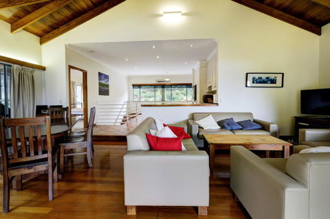 FAR SHORE - Accommodation Noosa 2