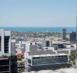 Gorgeous CBD Apartment with Bay View - Accommodation Noosa