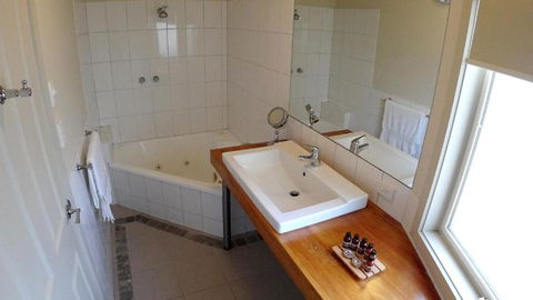 Two Truffles Cottages - Accommodation Noosa 4