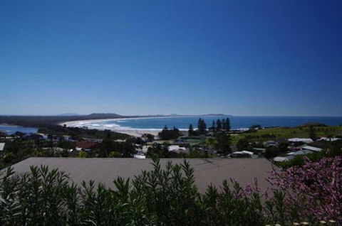 Beau Soleil 28 East Street - Accommodation Noosa 2