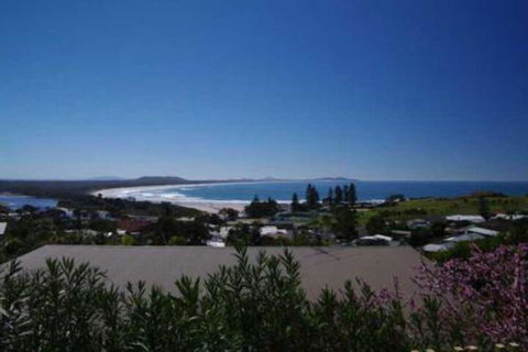 Beau Soleil 28 East Street - Accommodation Noosa 0