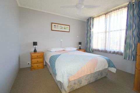 Beachfront 4 25 Willow Street - Accommodation Noosa 2