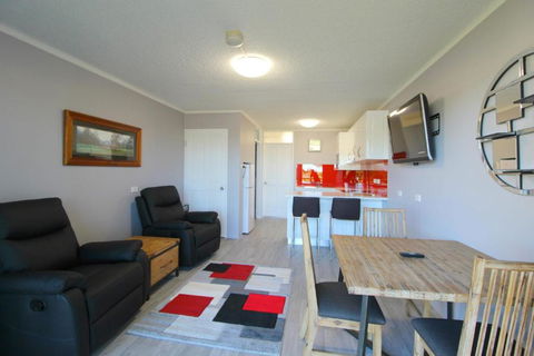 Beachfront 4 25 Willow Street - Accommodation Noosa 5