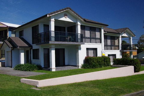 Dolphin Court 2 1 Gowing Street - Accommodation Noosa 1
