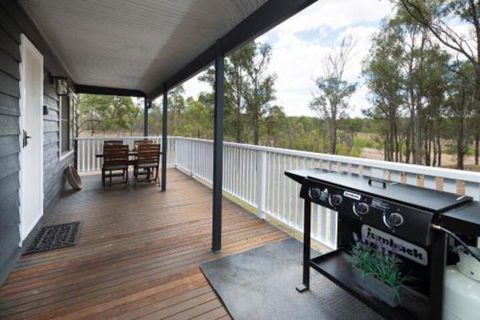 Worthingtons Guest Cottage - Accommodation Noosa 2