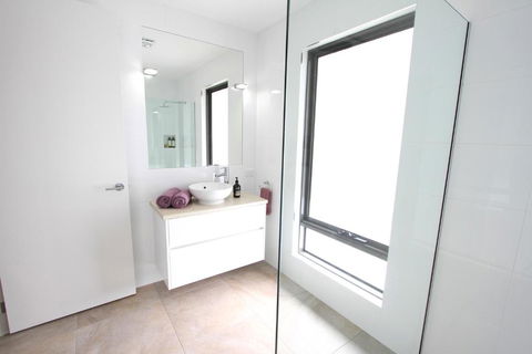 Wentworth Wharf B & B - Accommodation Noosa 1
