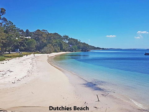 Baggies On Dutchies 9 Burbong Street Large House With Aircon Boat Parking & Waterviews - Accommodation Noosa 5