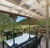 Rosamund House in Broke 4br House in walking distance to Cellar Doors - Accommodation Noosa