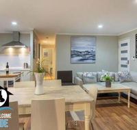 Almost New  Sea  Lake Views - Accommodation Noosa