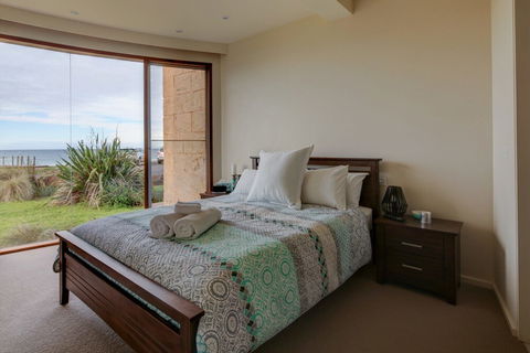 Malahide - Accommodation Noosa 3