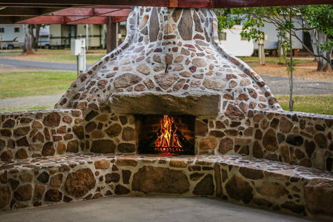 Esk Caravan Park & Motel - Accommodation Noosa 2