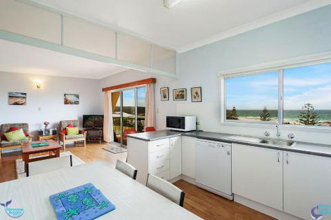 22 Dulling Street Beach House - Accommodation Noosa 2