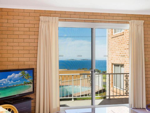 Countess Court Unit Great Ocean Views - Accommodation Noosa 2