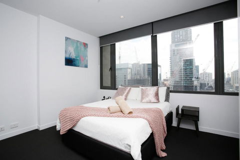 Immaculate 2BR With 2 Bathroom Private Unit In CBD - Accommodation Noosa 2