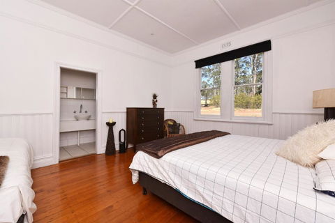 The Parsons Vineyard Retreat Get Amongst The Vineyards In A Historic Home - Accommodation Noosa 4