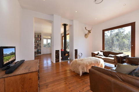 The Parsons Vineyard Retreat Get Amongst The Vineyards In A Historic Home - Accommodation Noosa 5