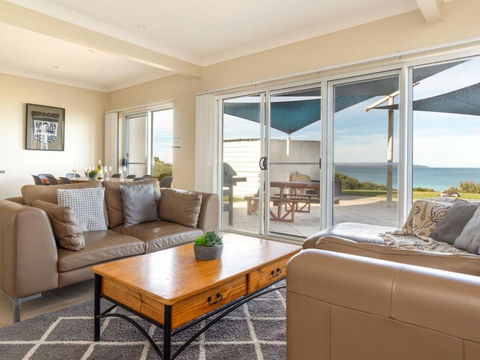 Mamorhomy Beachfront Spacious Apartment - Accommodation Noosa 2