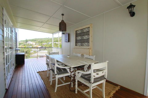 Crescent Haven 2A View Street - Accommodation Noosa 5