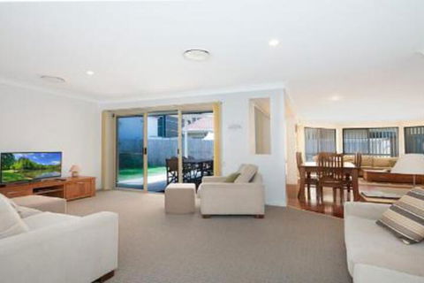 Seachange Foxtel Netflix WiFi - Accommodation Noosa 4