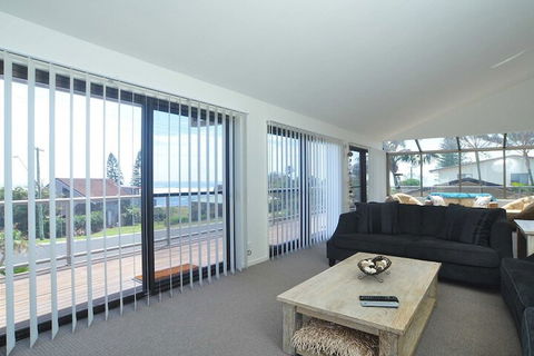 Sea Ann Lennox Head WiFi - Accommodation Noosa 5