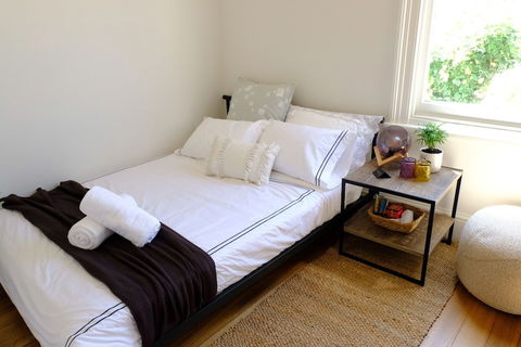 White House - Accommodation Noosa 6