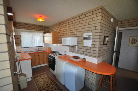 Flat 1 / 15 Dalmeny Drive - Accommodation Noosa 4
