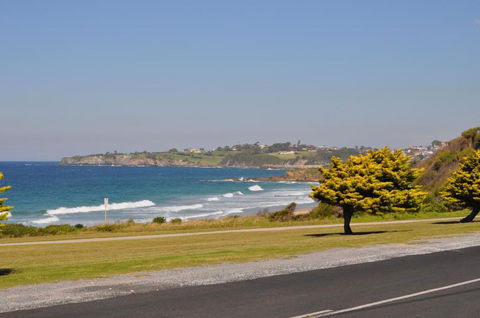 Flat 1 / 15 Dalmeny Drive - Accommodation Noosa 6