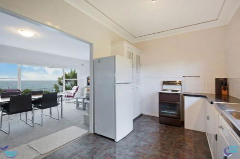 84 Ocean Parade - Accommodation Noosa 6
