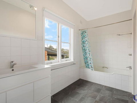 84 Ocean Parade - Accommodation Noosa 5